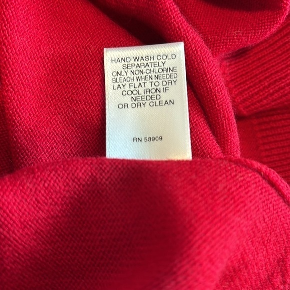 Turnbury Extra Fine Merino Wool V neck sweater size M NWT - Picture 9 of 9